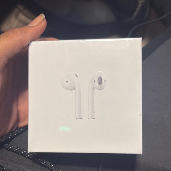Apple AirPods with Charging Case in White
